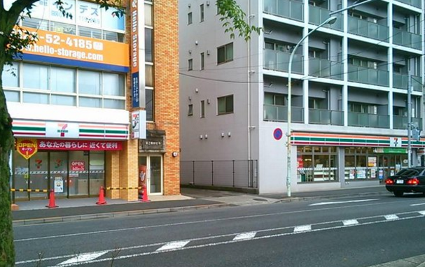 コンビニが隣合わせで建てられる本当の理由 | webマーケティングで凡人が億を稼いだ『成功への抜け道』